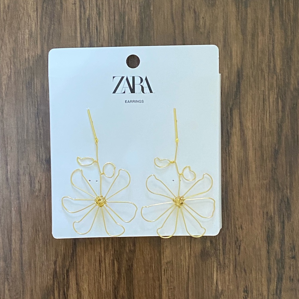 Zara flower shaped drop earring